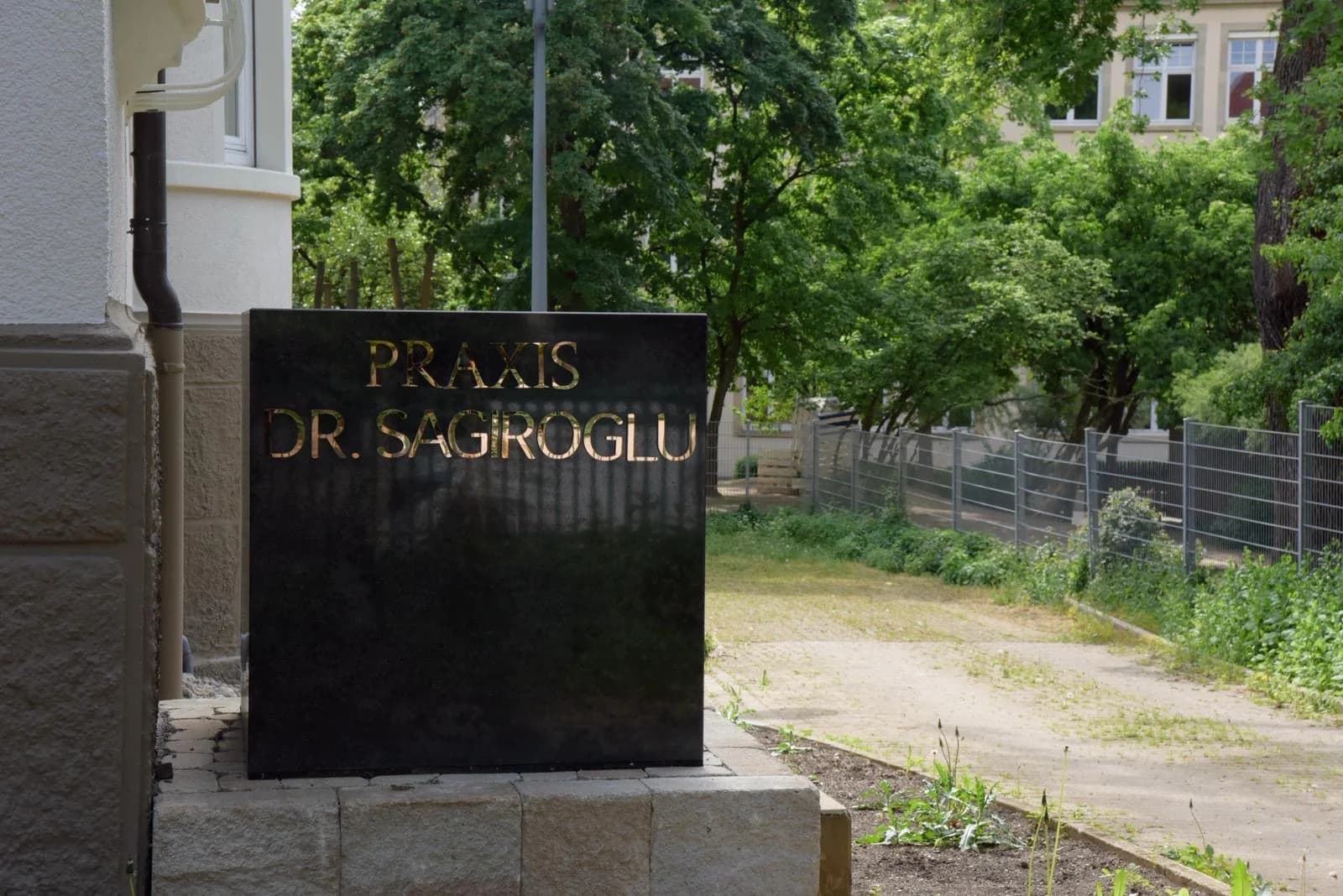 Privatpraxis Dr. Sagiroglu Stuttgart — Frauenheilkunde & Geburtshilfe · Ästhetische Medizin — Außenbereich (20)
